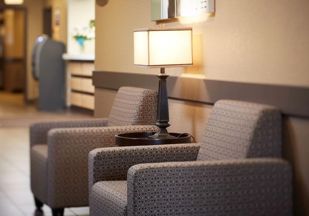Quality Inn & Suites Estevan Exterior foto